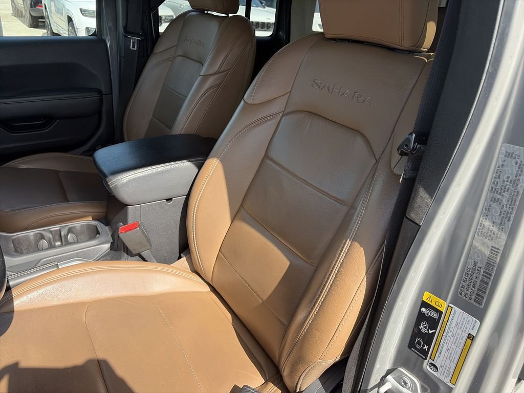 Used 2021 Gray Jeep Unlimited Sahara image 11