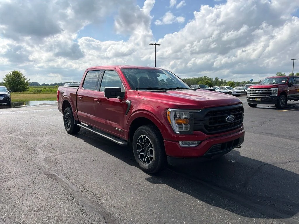Used 2021 Rapid Red Metallic Tinted Clearcoat Ford XLT image 1