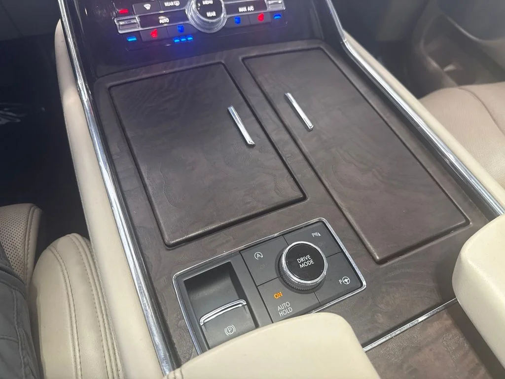 Used 2020 White Lincoln Reserve image 20