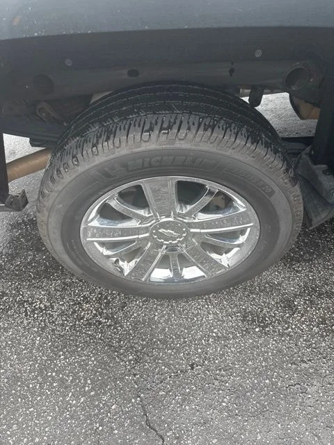 Used 2018 Gray Chevrolet High Country image 18