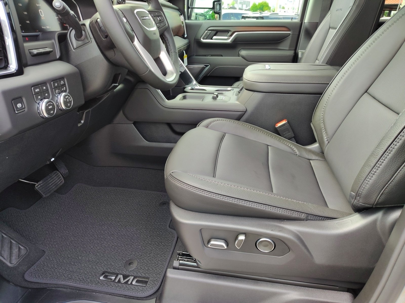 2026 GMC Sierra 2500HD Denali - Photo 10