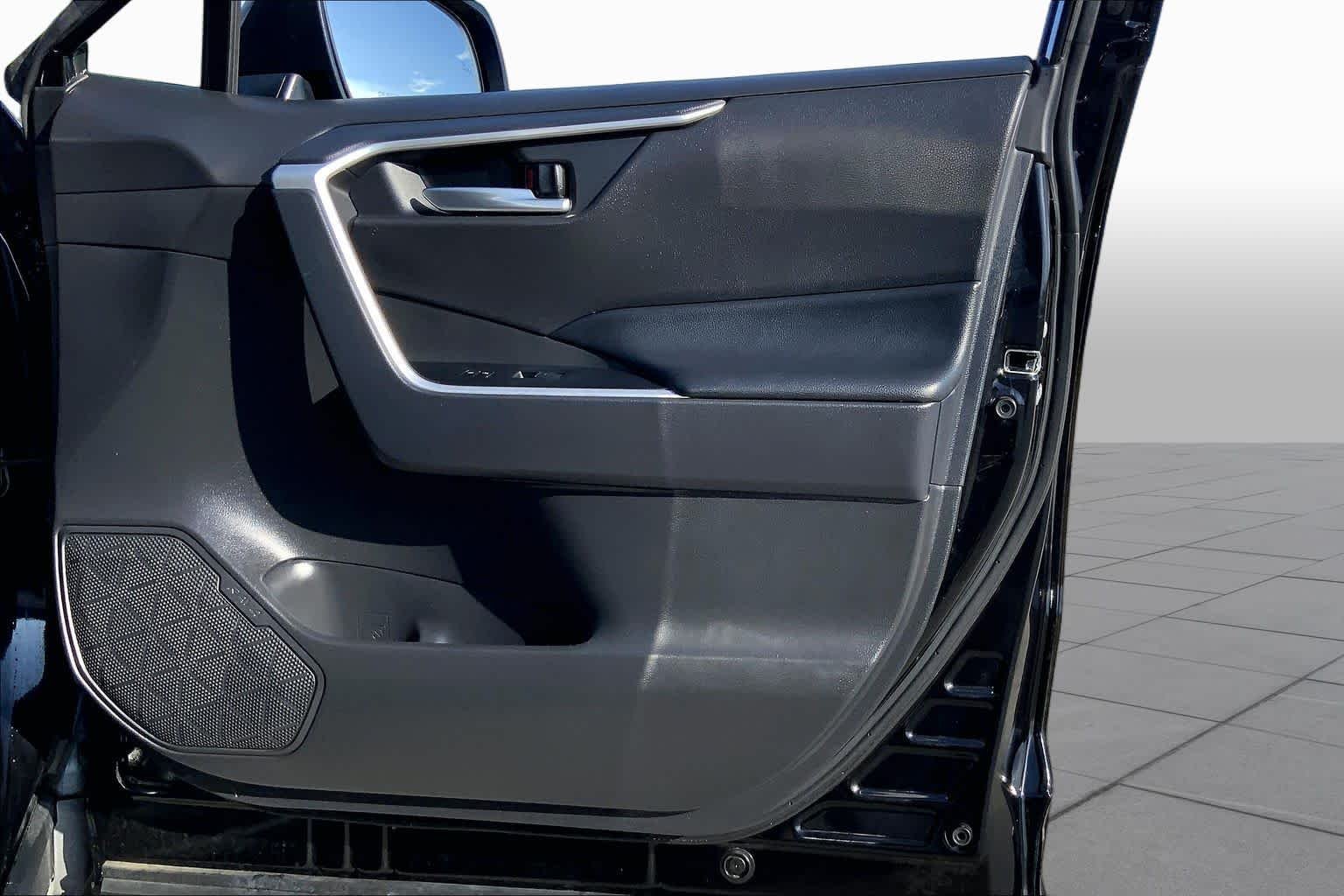 Used 2025 Midnight Black Metallic Toyota XLE image 22