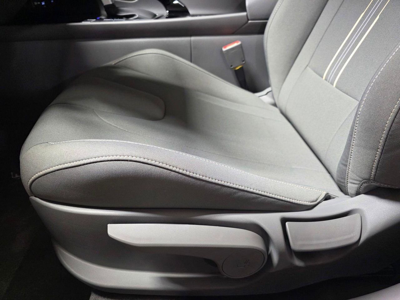 New 2026 Serenity White Hyundai Blue image 23