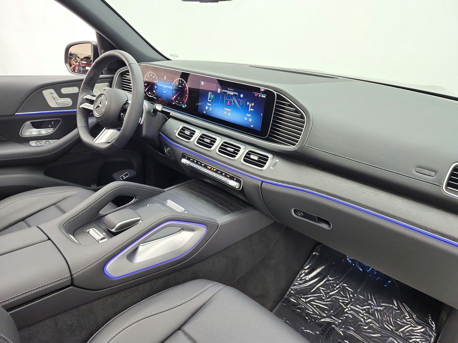 Used 2026 Obsidian Black Metallic Mercedes-Benz GLS 450 4MATIC® SUV image 28