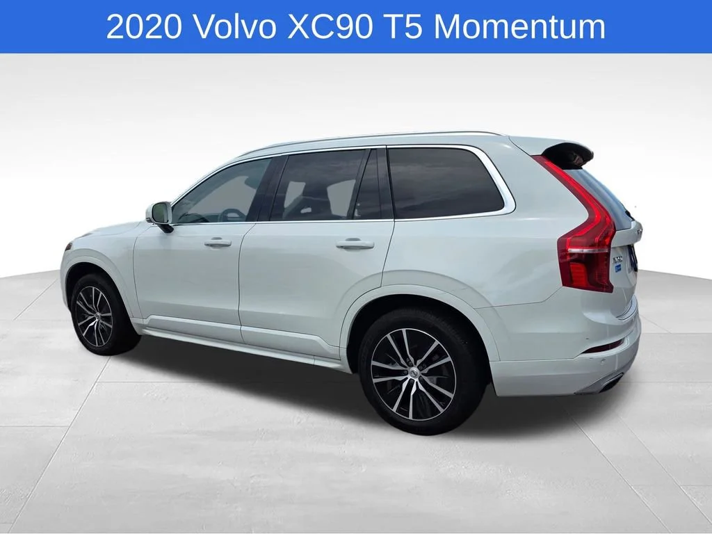 Used 2020 White Volvo T5 Momentum 7 Passenger image 5