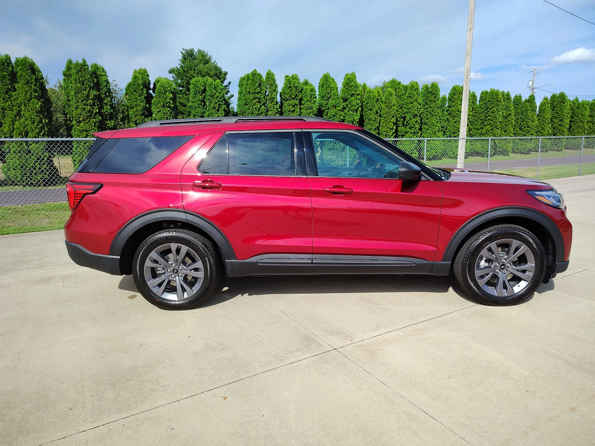 New 2027 Ruby Red Metallic Tinted Clearcoat Ford Active image 3