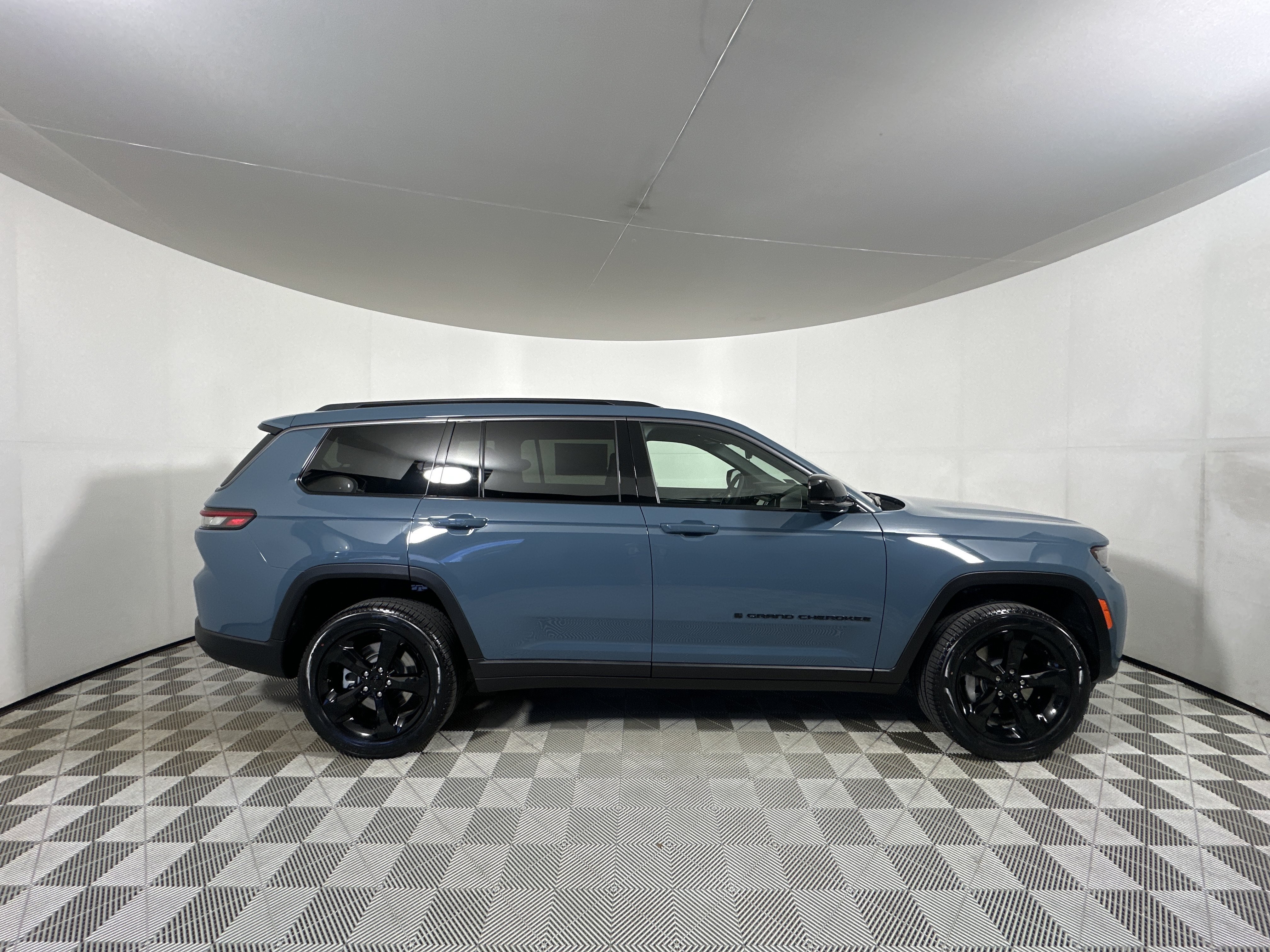 New 2026 Steel Blue Exterior Paint Jeep Limited image 8
