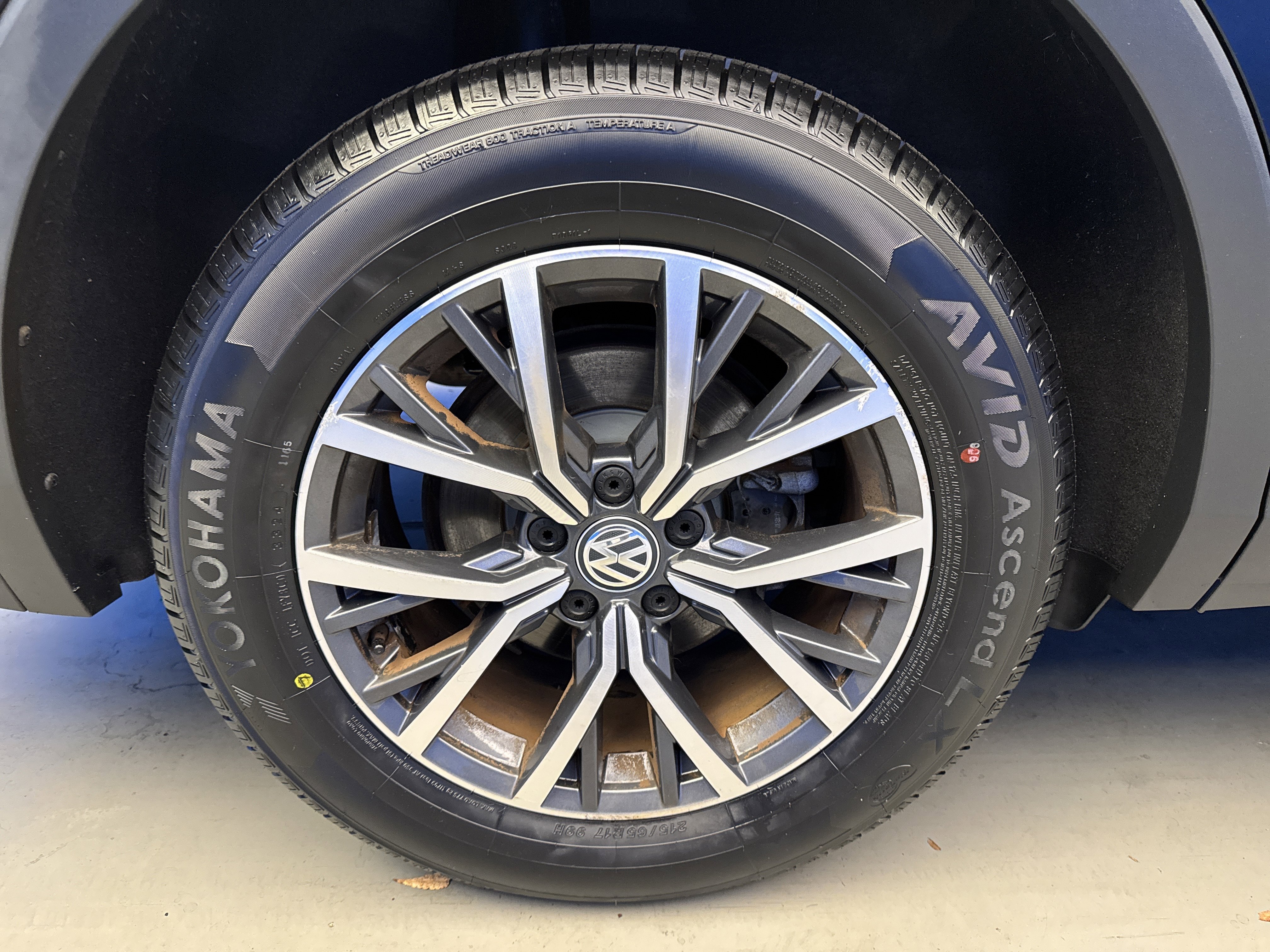 2020 Volkswagen Tiguan SE photo 3