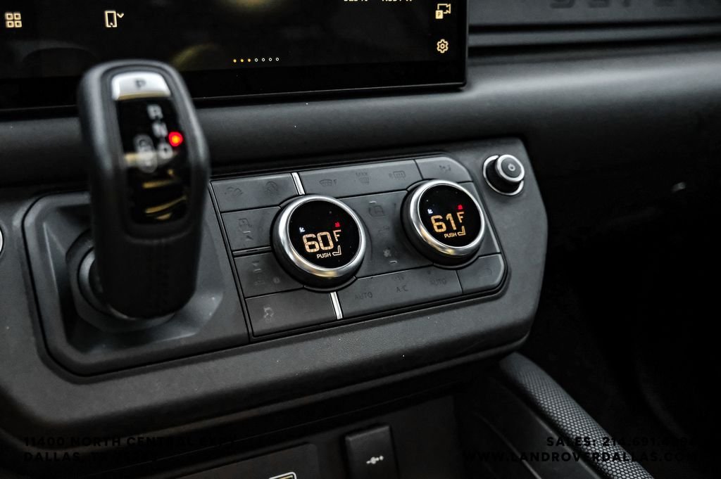 Used 2024 Black Land Rover V8 image 23