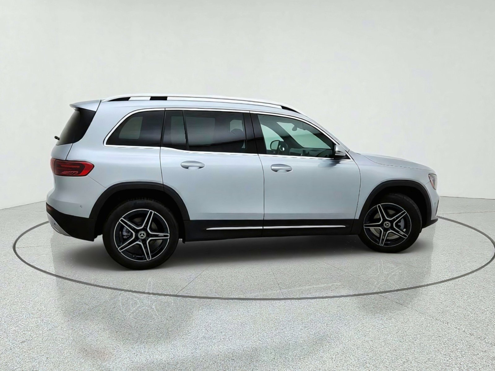 New 2026 Cirrus Silver Metallic Mercedes-Benz GLB 250 SUV image 35