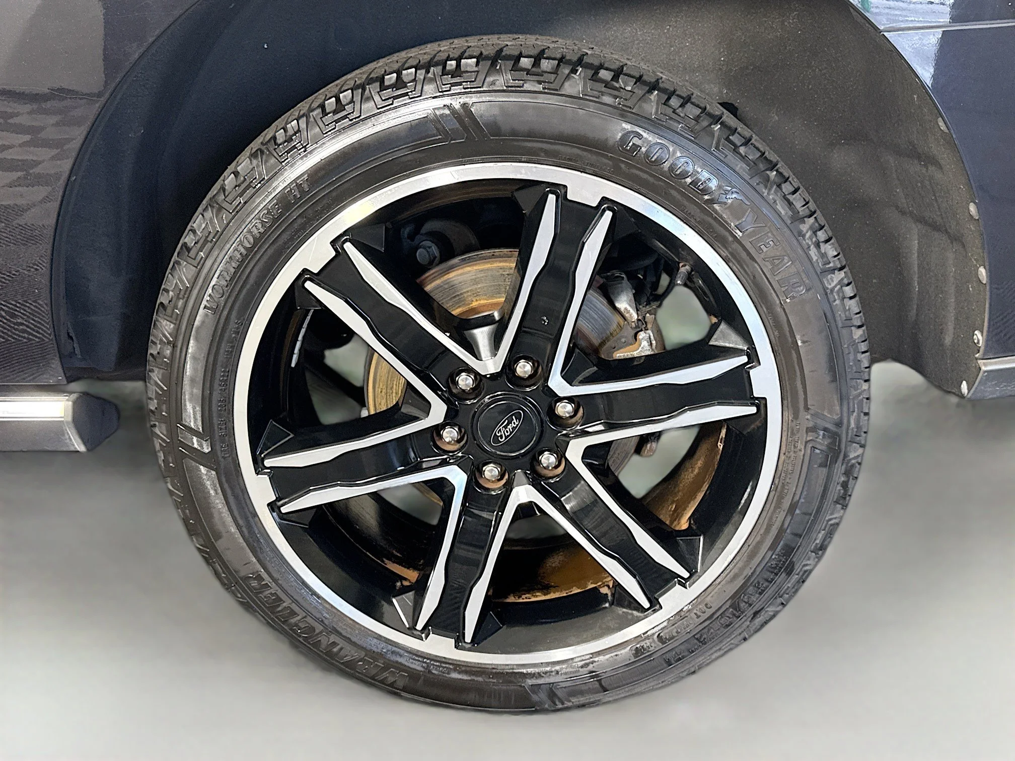 Used 2019 Agate Black Metallic Ford Limited image 33