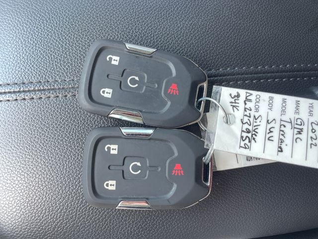 Used 2022 Silver GMC SLE image 29