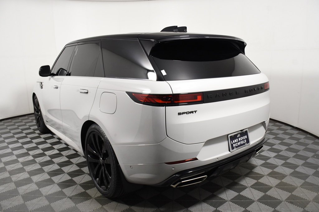 Used 2025 Borasco Grey Metallic Land Rover Autobiography image 4