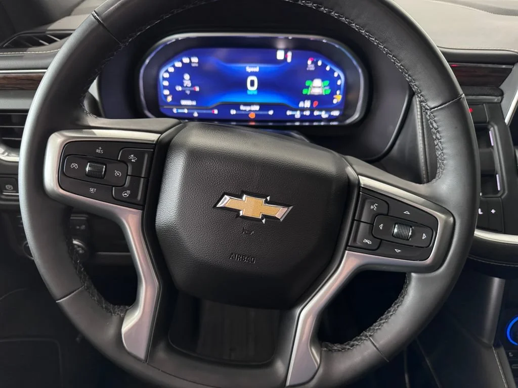 Certified Used 2023 Iridescent Pearl Tricoat Chevrolet Premier image 17