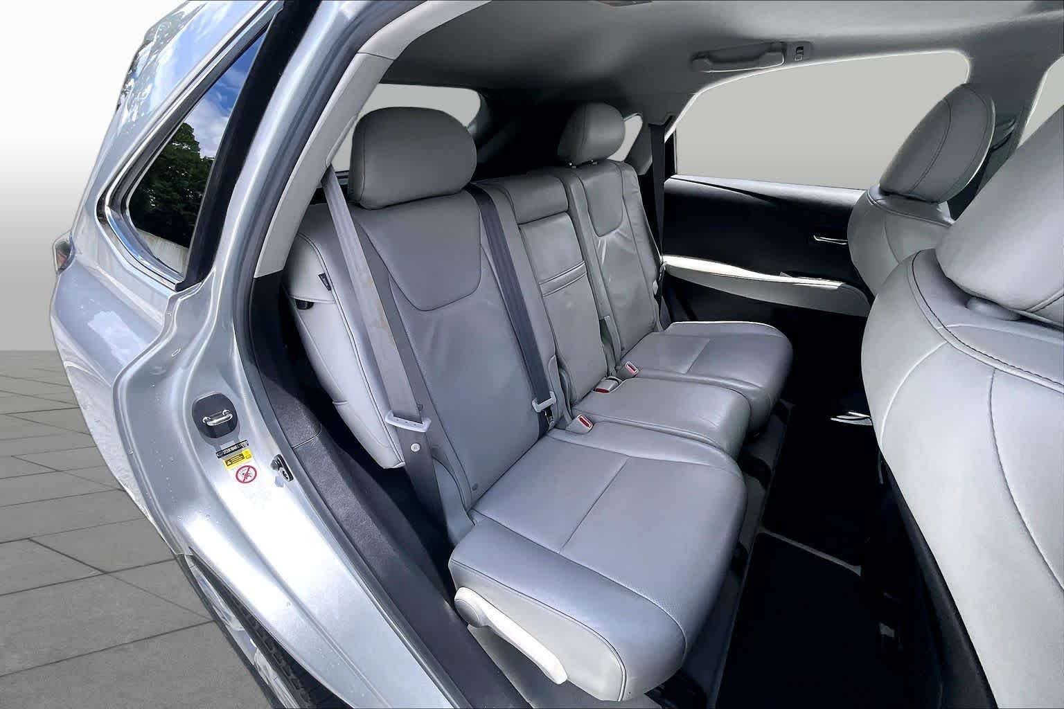 Used 2013 Silver Lining Metallic Lexus  image 19