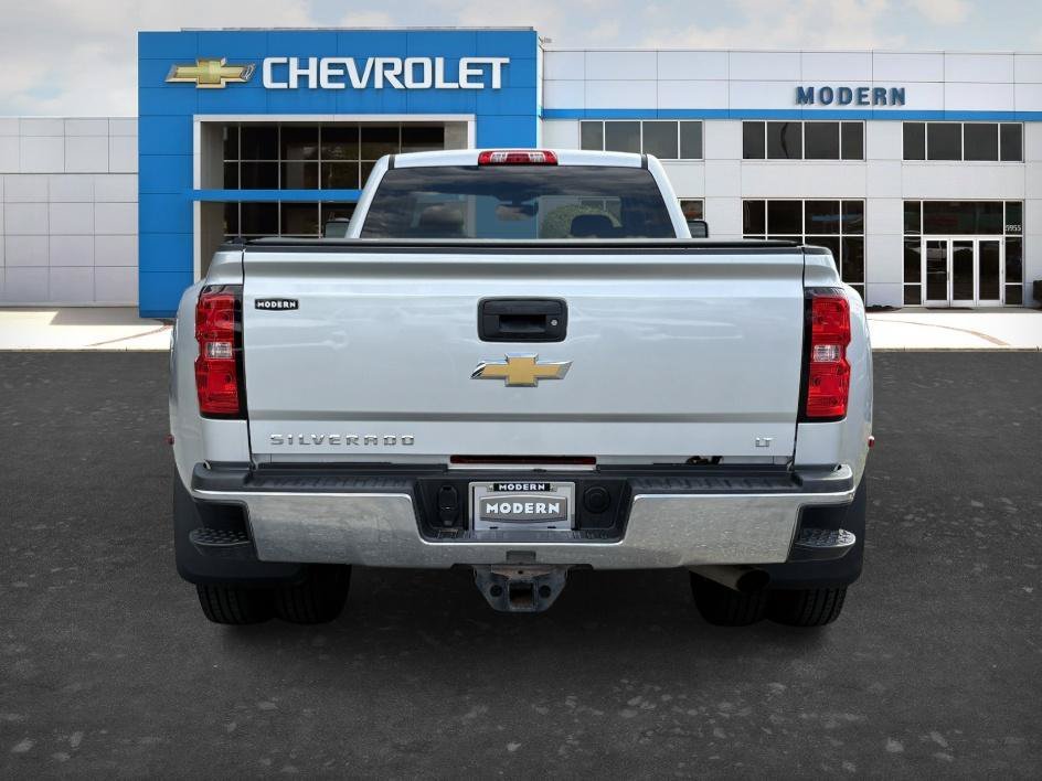 Used 2016 Silver Ice Metallic Chevrolet LT image 4