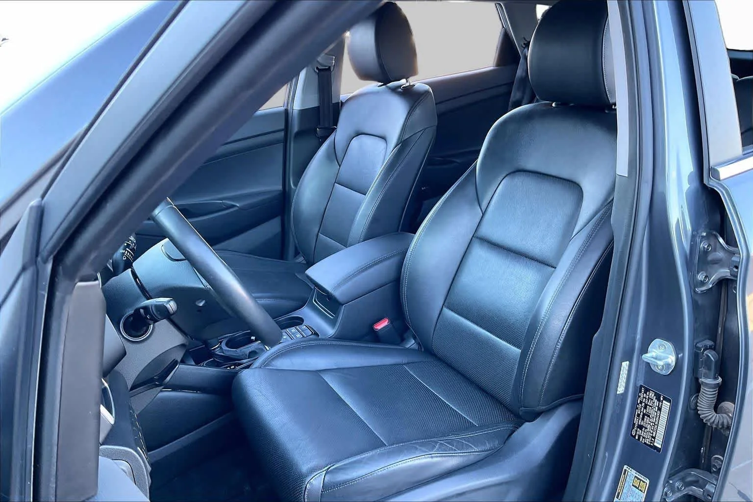 Used 2019 Coliseum Gray Hyundai Limited image 8