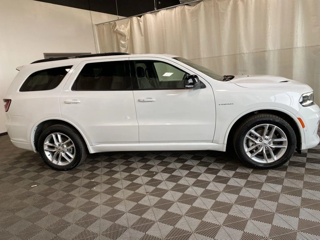 Used 2025 White Knuckle Clearcoat Dodge R/T Plus image 15