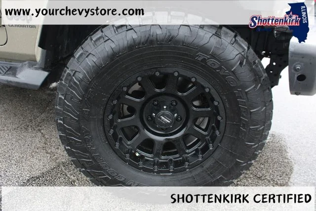 Used 2020 Green Jeep Altitude image 11