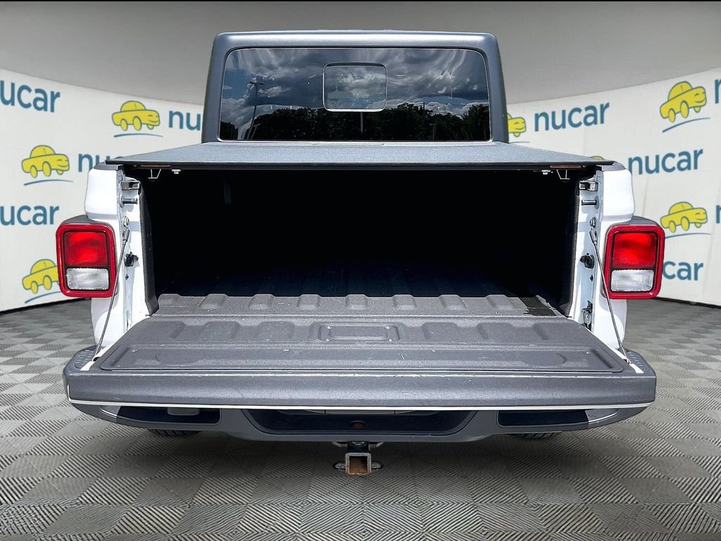 Used 2022 White Jeep Overland image 30