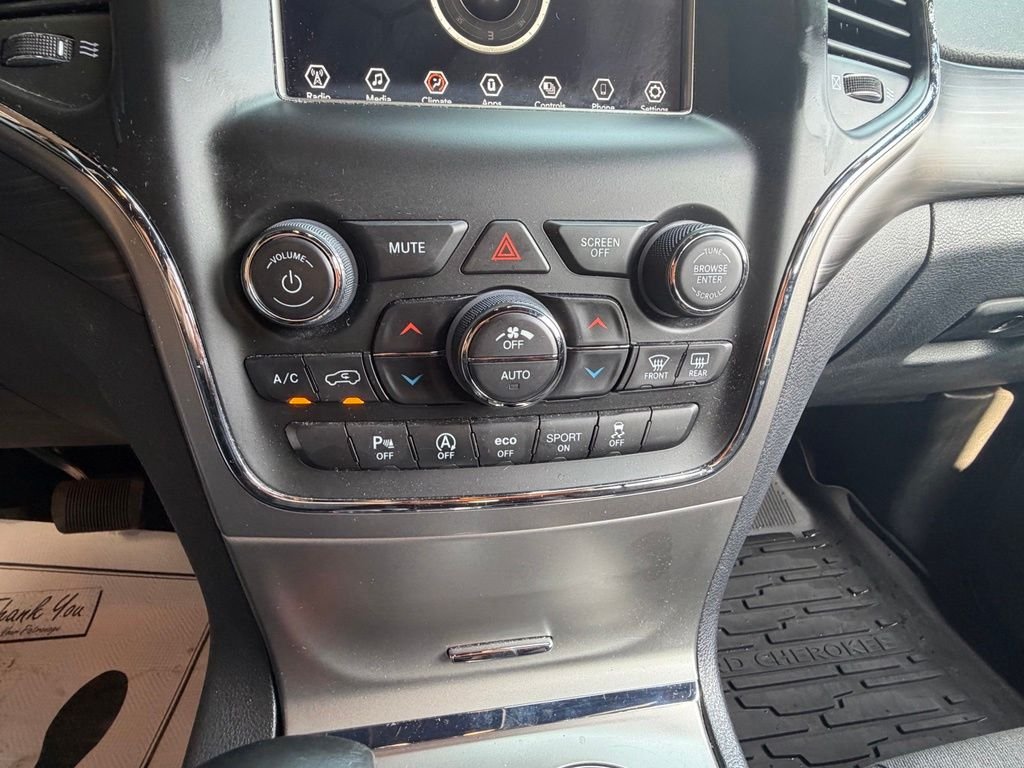 Used 2021 Billet Silver Metallic Jeep Laredo E image 28