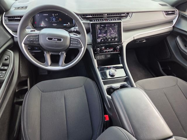 Used 2025 White Jeep Laredo image 7