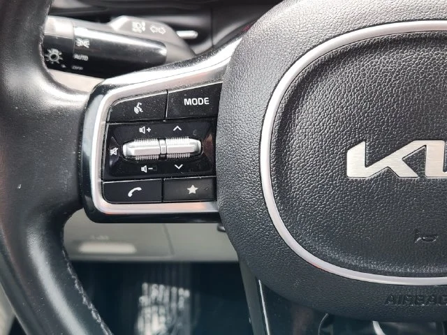 Used 2022 Black Kia EX image 30