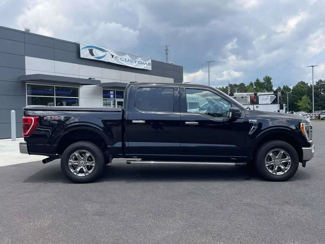 Used 2021 Agate Black Metallic Ford XLT image 3
