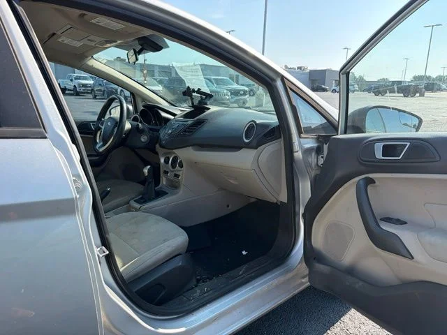 Used 2016 Ingot Silver Ford SE image 11