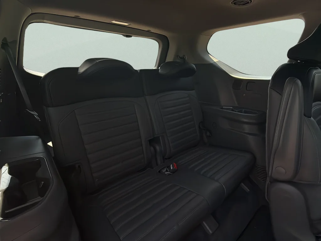 Used 2024 Ivory Silver Matte Kia Land image 27