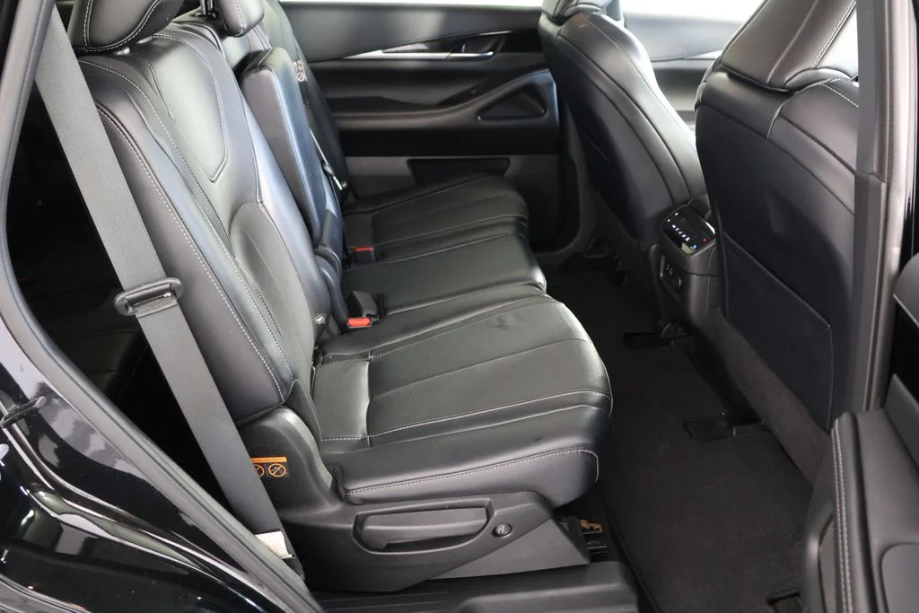 Used 2023 Black INFINITI PURE image 25