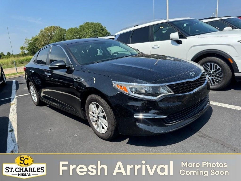 Used 2018 Black Kia LX image 1