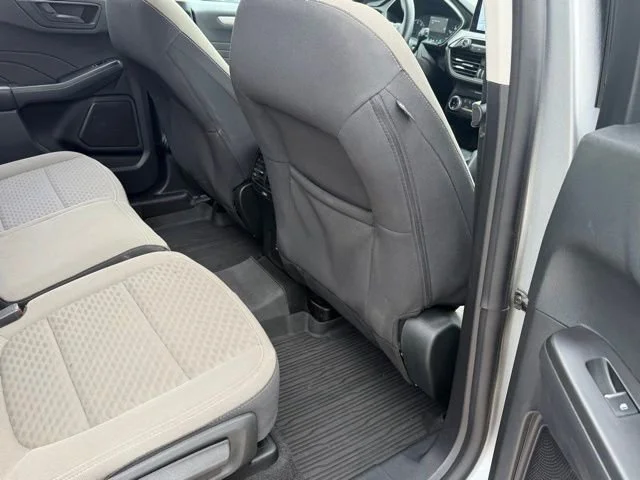 Used 2022 Silver Ford SE image 33