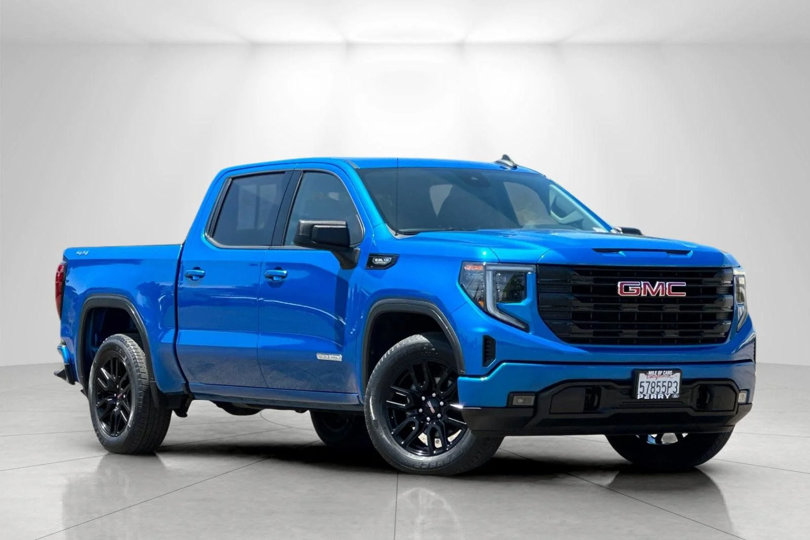 2022 GMC Sierra 4WD Crew Cab Short Box Elevation's photo