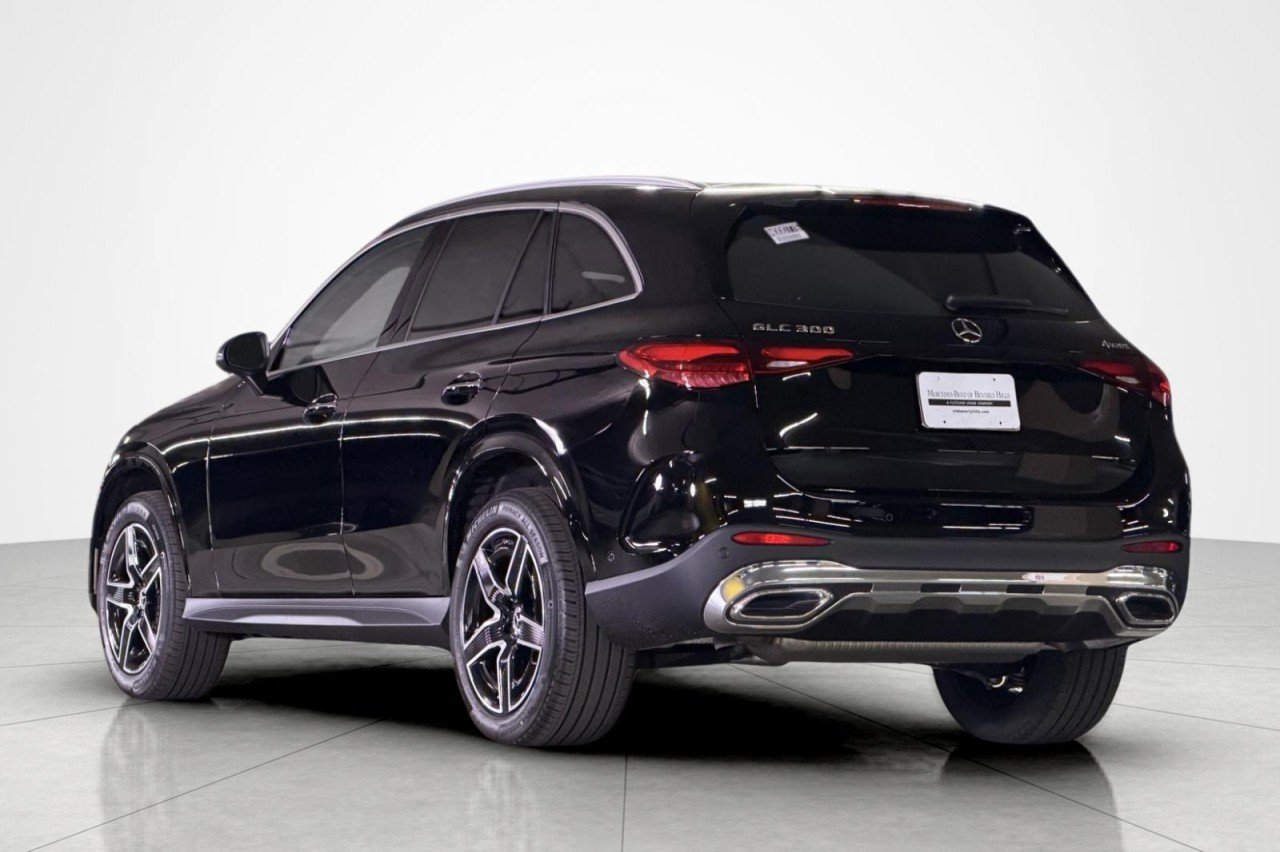 New 2026 Black Mercedes-Benz GLC 300 4MATIC® SUV image 3