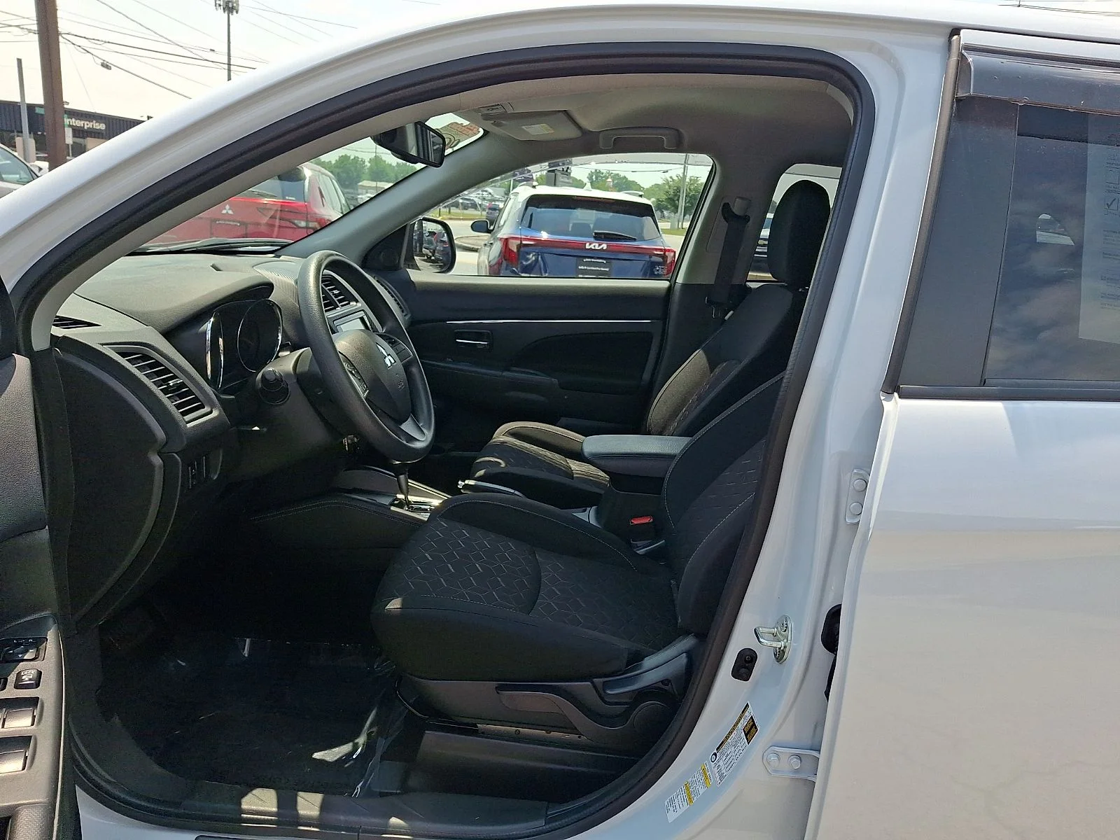 Used 2025 White Mitsubishi 2.0 ES image 13