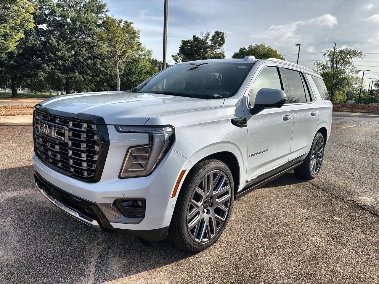 New 2026 Glacier White Tricoat GMC Denali Ultimate image 4