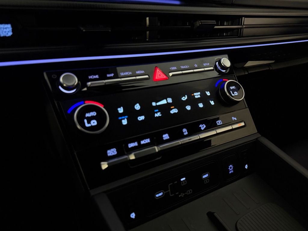 Used 2025 Black Hyundai Calligraphy image 19