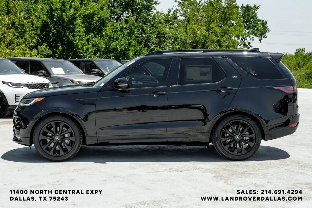 New 2026 Santorini Black Metallic Land Rover Dynamic SE image 9