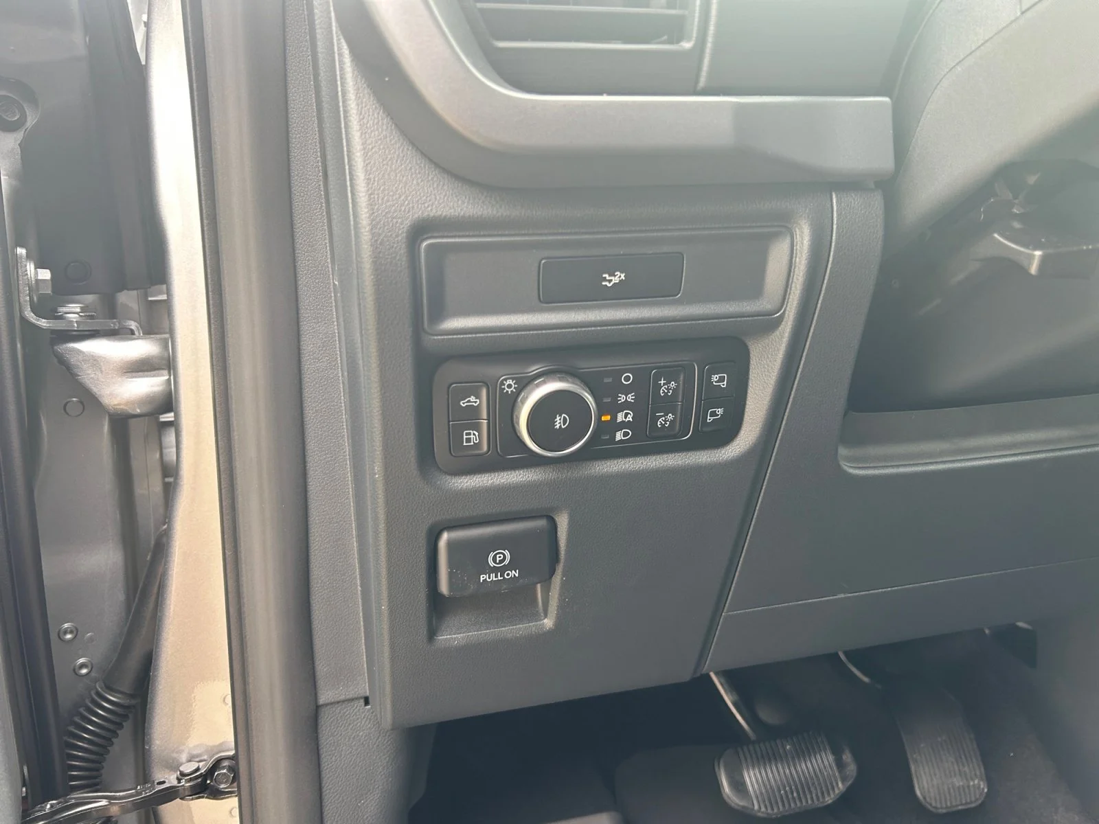 New 2026 Iconic Silver Metallic Ford XLT image 16