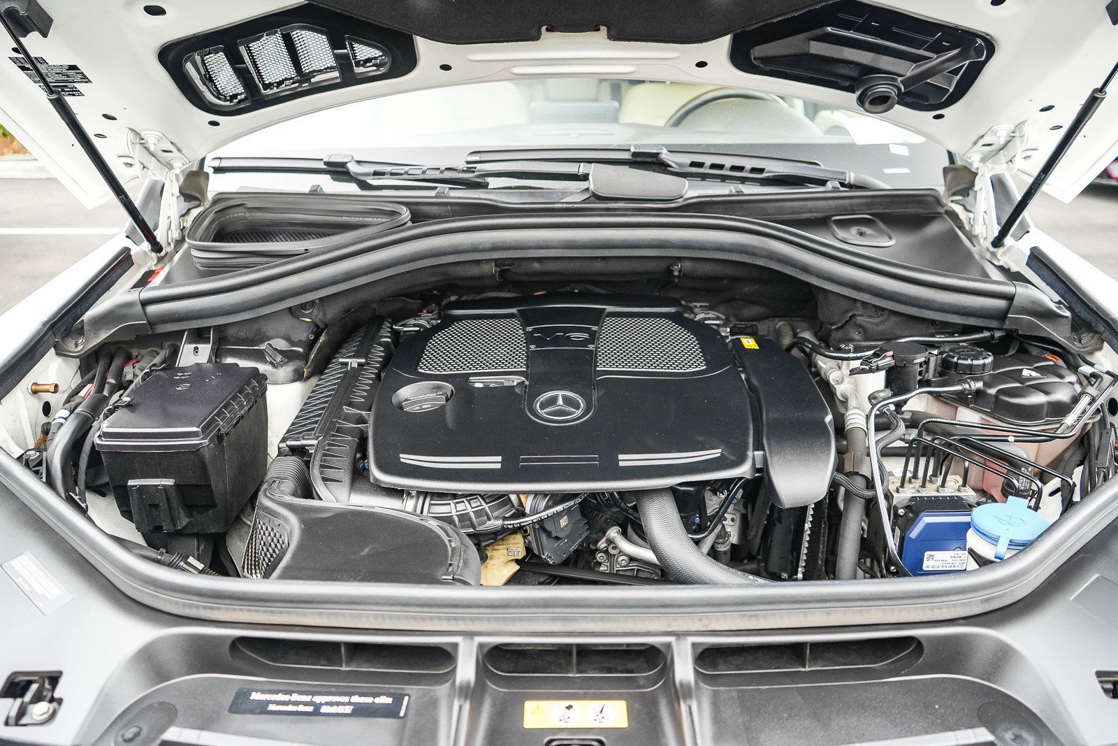 Used 2018 Polar White Mercedes-Benz 350 image 27