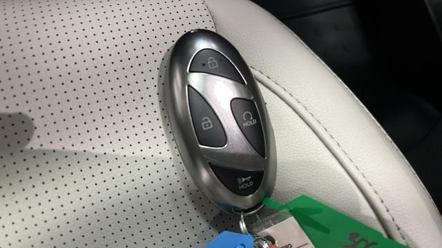 Used 2025 Serenity White Hyundai Limited image 44