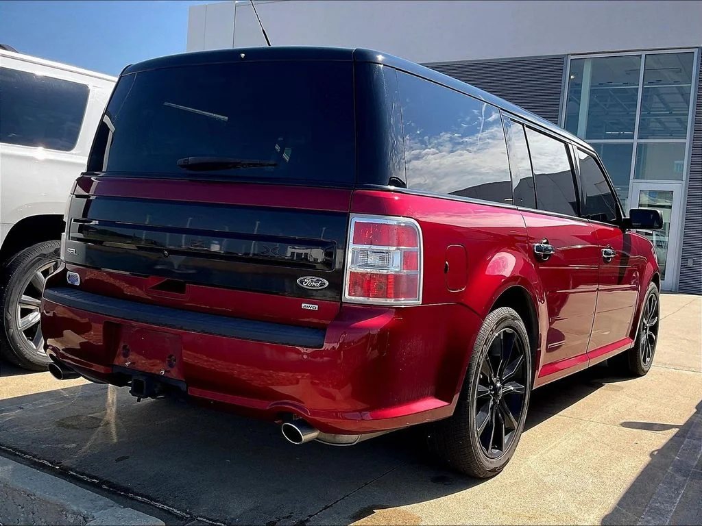 Used 2019 Red Ford SEL image 2