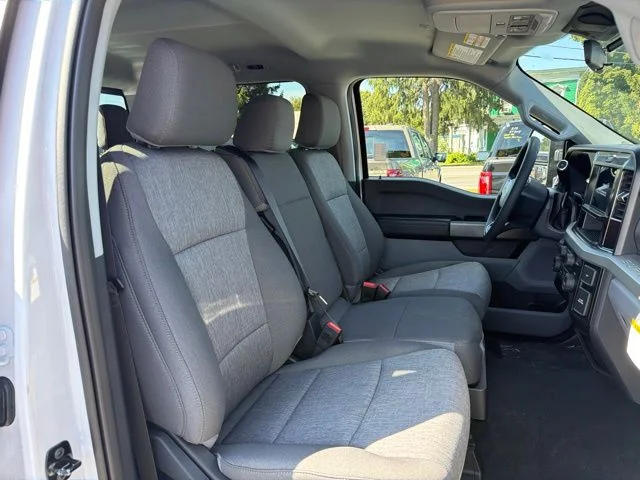 New 2027 Oxford White Ford F-350® XL image 39