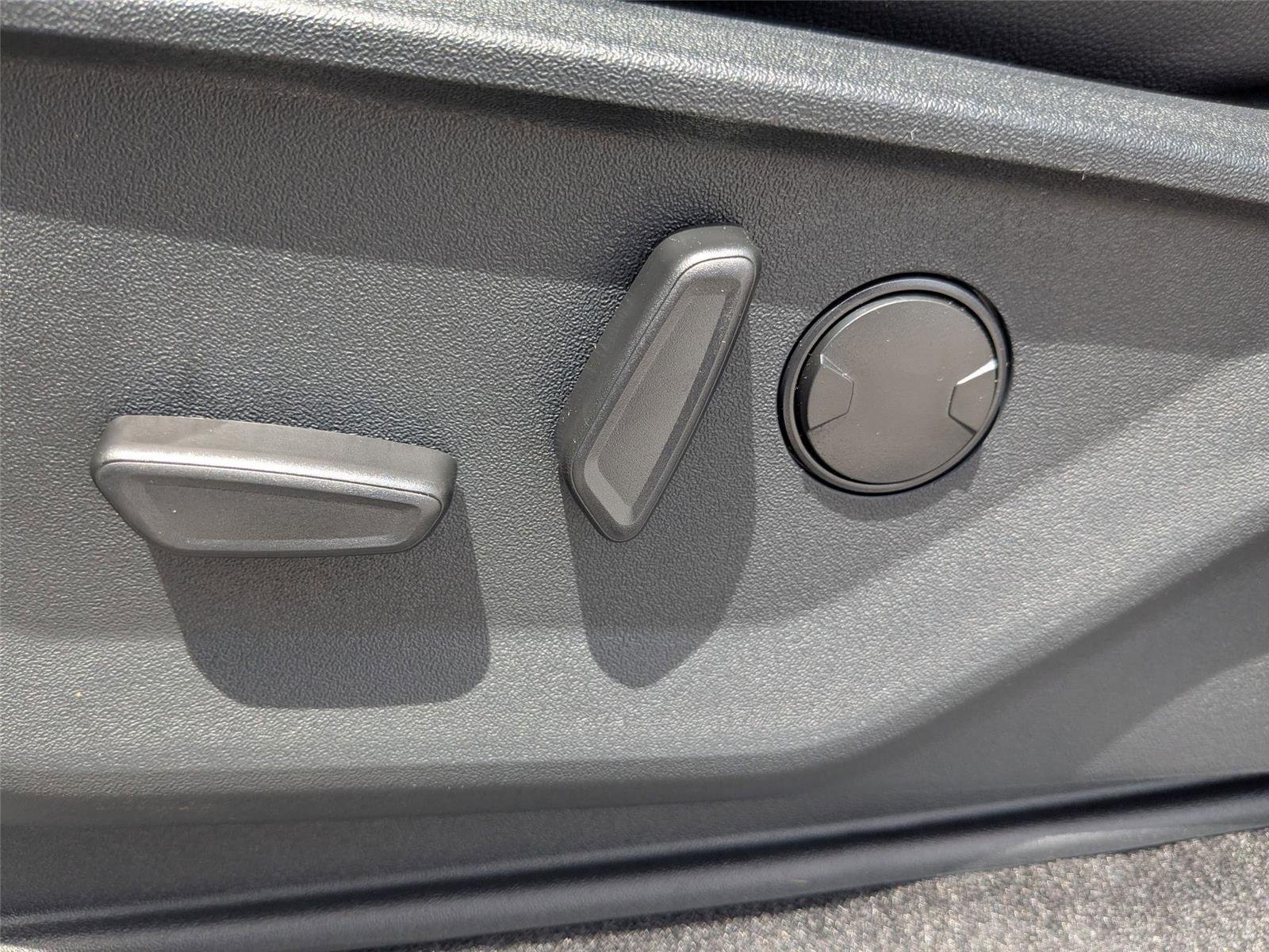 New 2026 Carbonized Gray Metallic Ford Tremor® image 15