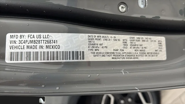 New 2026 Sting-Gray Clear-Coat Exterior Paint Jeep Limited image 27