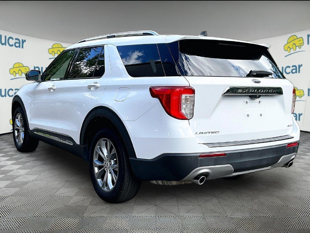 Used 2022 White Ford Limited image 5