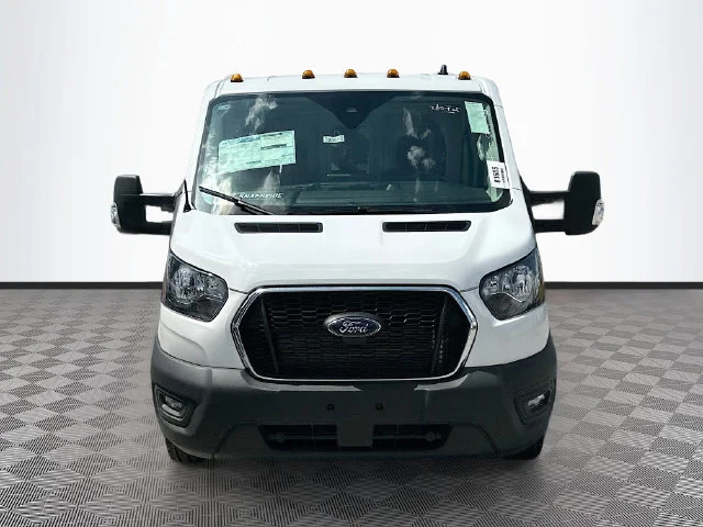New 2024 Oxford White Ford Base image 2