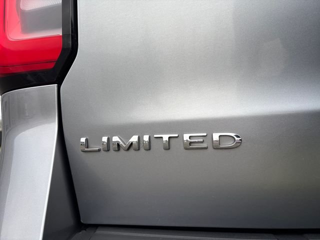 Used 2023 Silver Metallic Ford Limited image 29