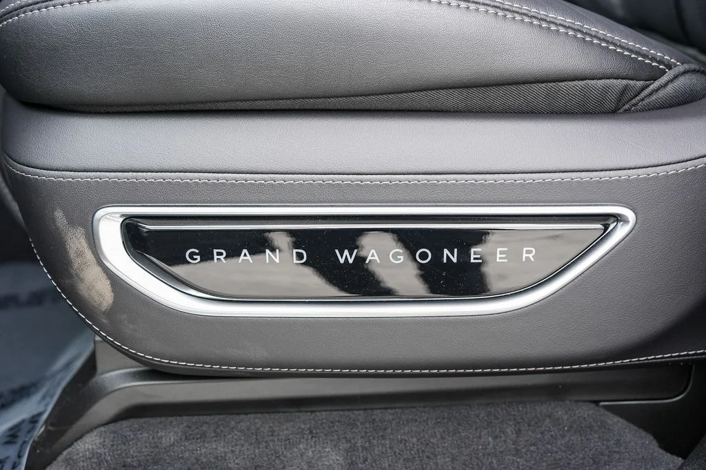 New 2026 Gray Jeep Summit Obsidian image 23